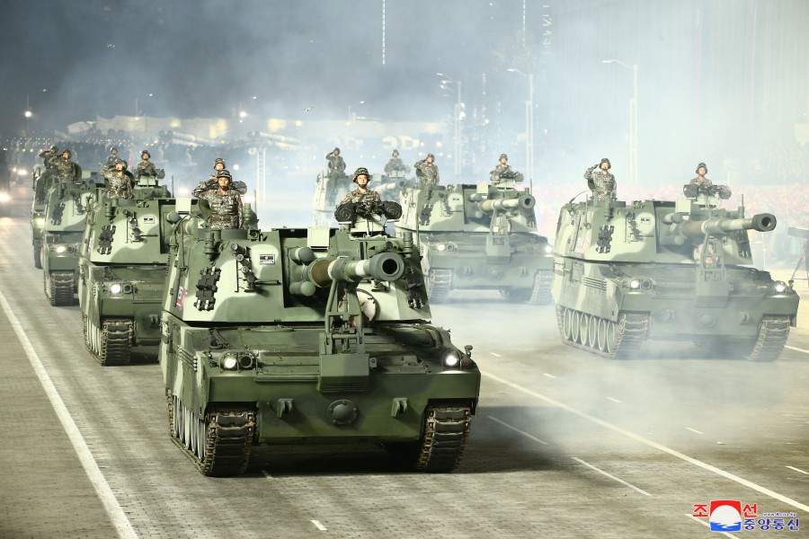 41-조선인민군창건 90돐경축 열병식